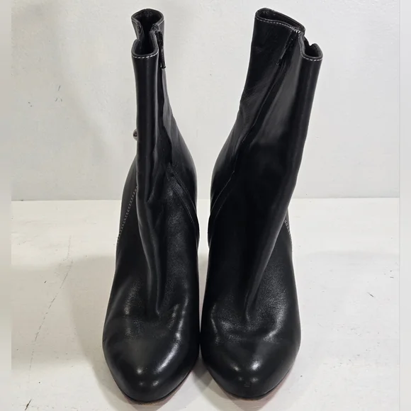 Christiabn Loyboutin Elegant Black Leather Ankle Boots 37½ 7½ - Picture 2 of 12